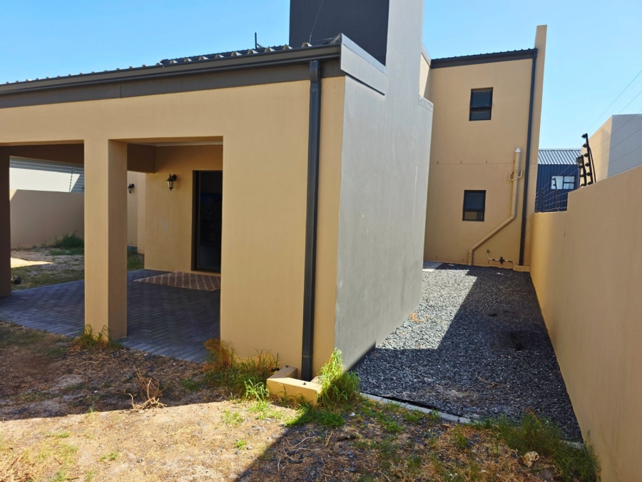 To Let 5 Bedroom Property for Rent in Sandown Western Cape